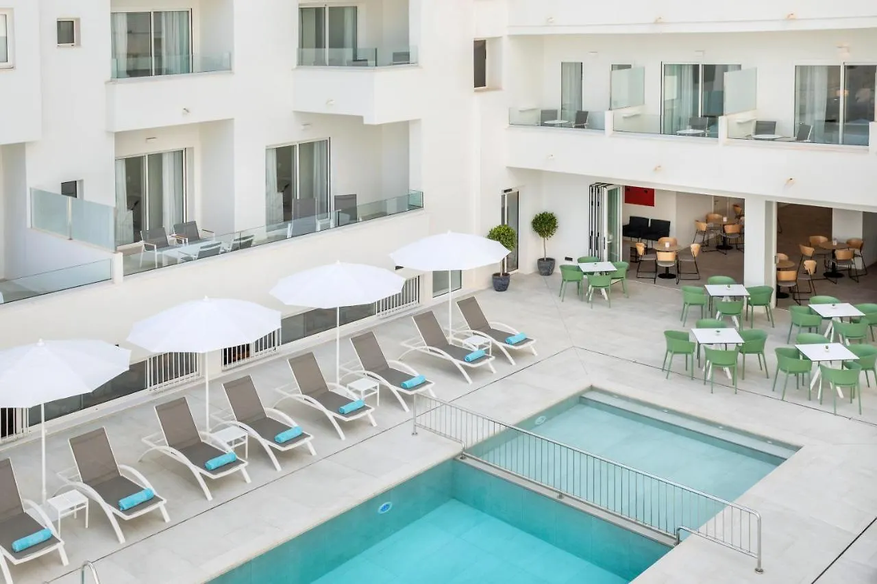 Aparthotel Marina Drach location